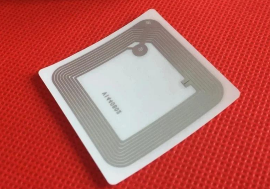 隱形芯片鑄盾，RFID讓假貨再無“隱身術(shù)”